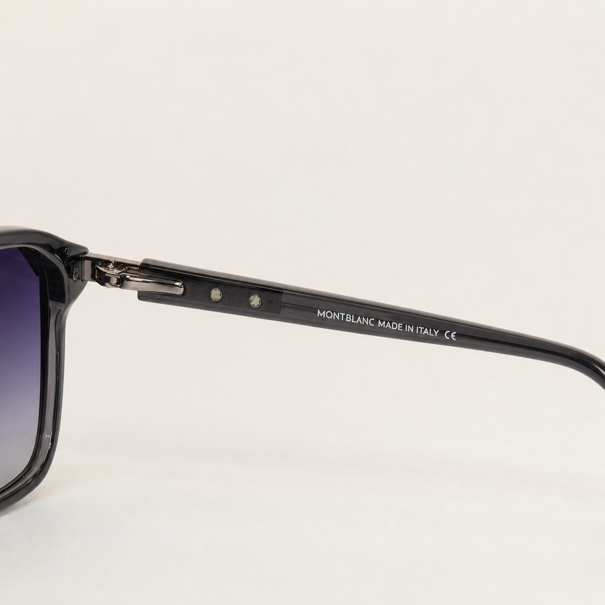 Montblanc Square Sunglasses – Smoke Grey with Gradient Lenses + Case