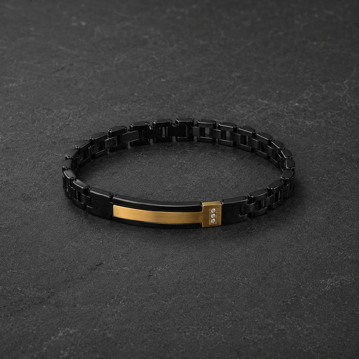 Noir and gold bracelet styled